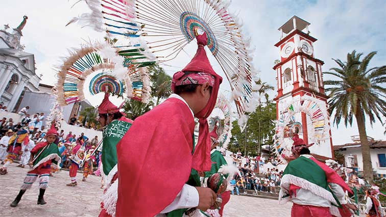 Conoce la tradición de los voladores